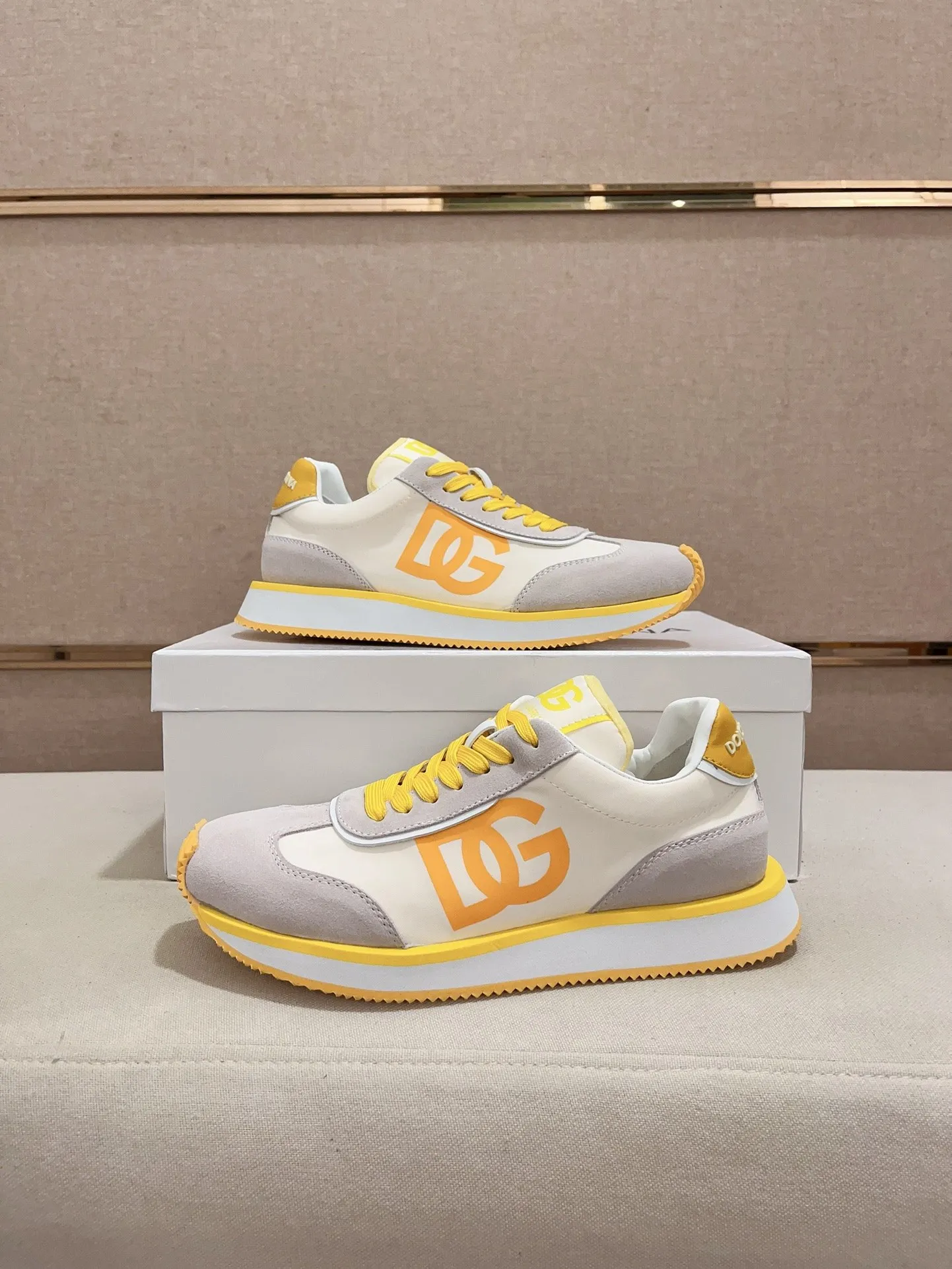 Factory price: 420💰Counter quality, [Proud] DG's latest casual, original quality men's shoes🤠Imported top layer💕Soft sheepskin lining [Proud] In terms of materials and workmanship, it beats all versions on the market💕Highest quality shipments Real photos🎬😇❤Fabrics and imported rubber materials highlight the unique charm of the brand😘The shoelaces are also original custom-made👻Classic lace-up shoes are very comfortable on the feet , code number 38-44 (45.46 can be customized)